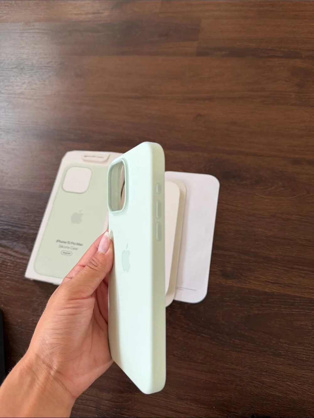 Apple iPhone 15 Pro Max Silicone Case - Light Green